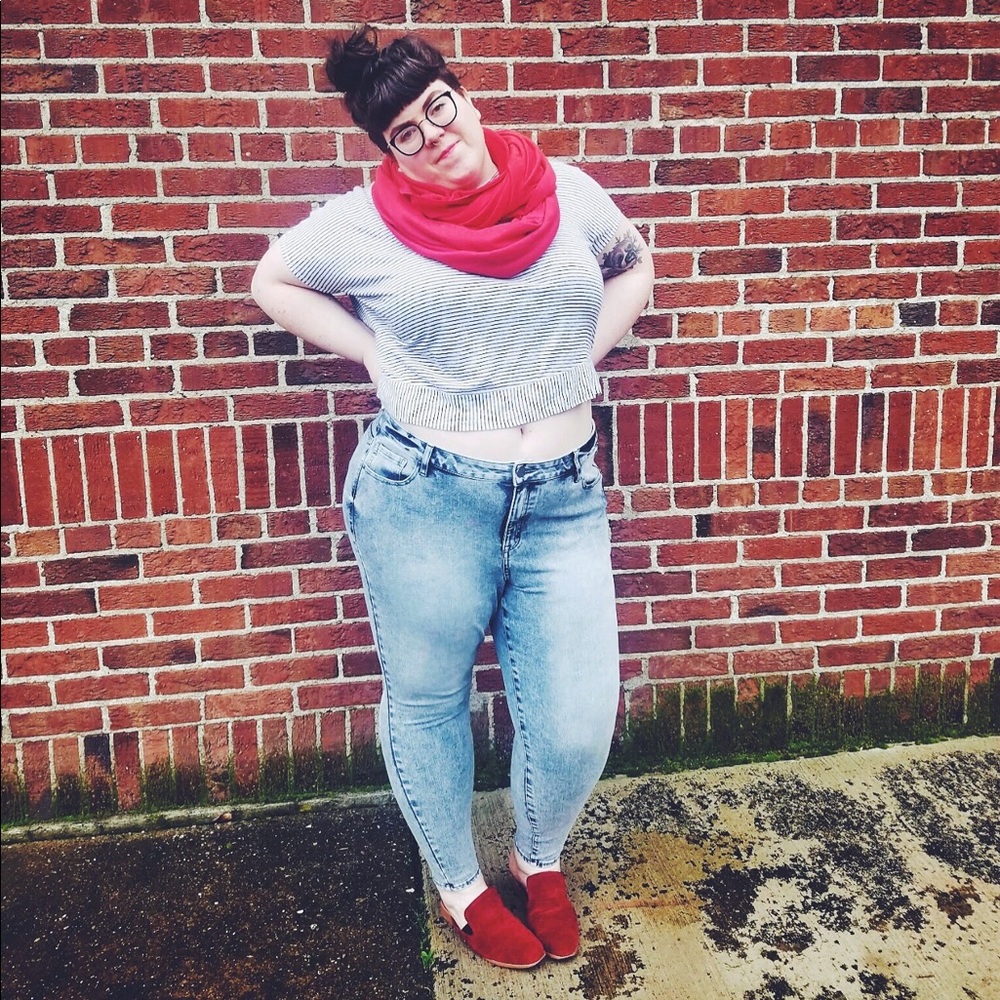 Meet your Posher, Caitlin